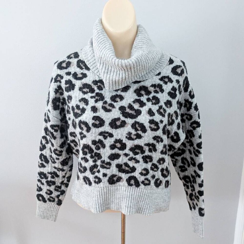 Jessica Simpson Turtleneck Leopard Print Gray Sweater